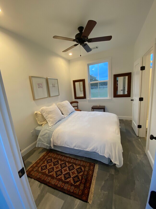 Foto del edificio - 58 River Oaks Rd