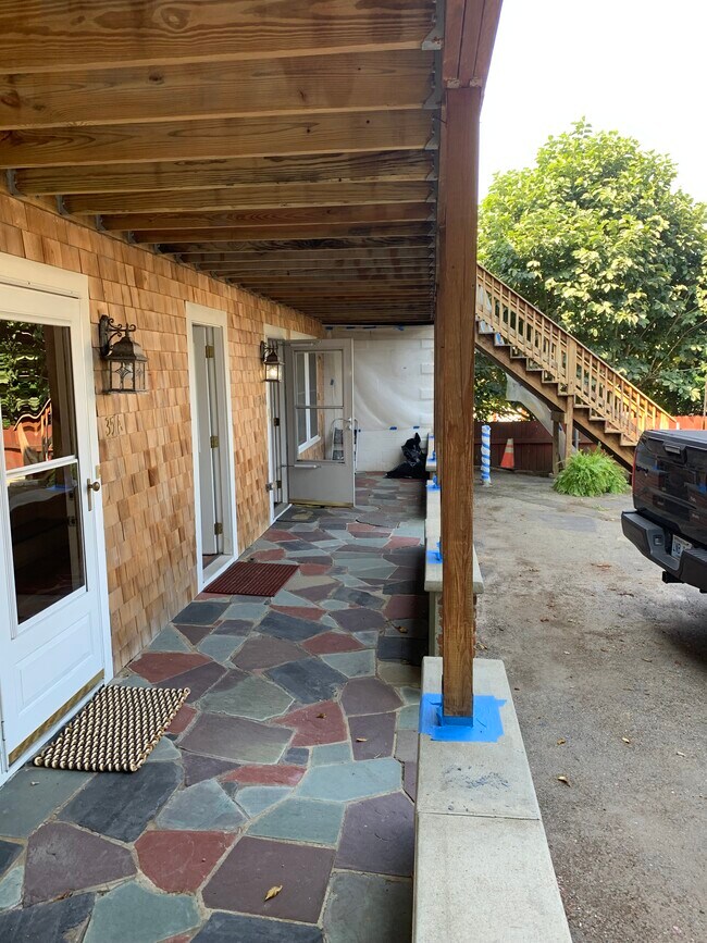 Ground Level View - 35 Bridge St