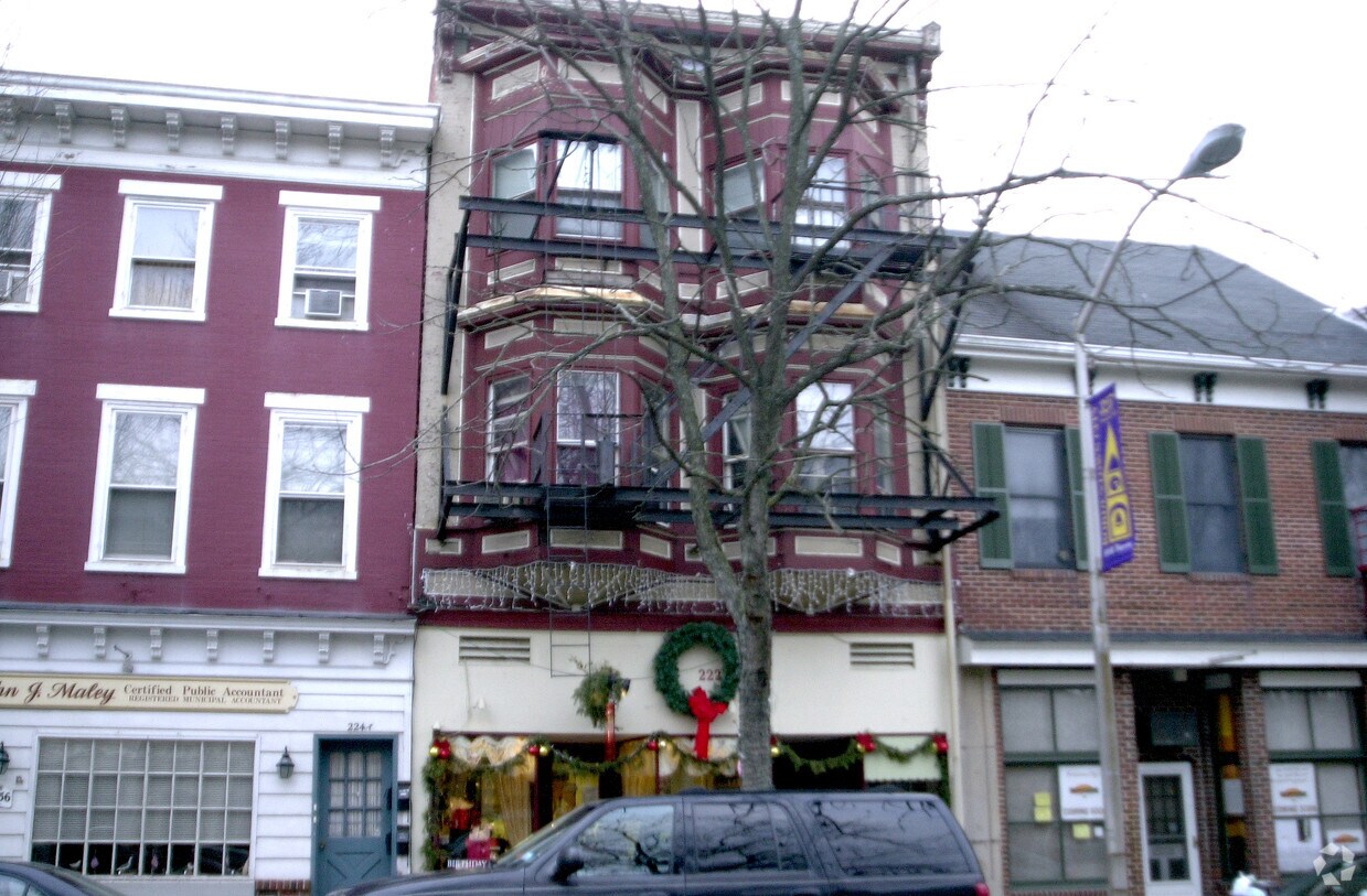 Foto del edificio - 222 Farnsworth Ave