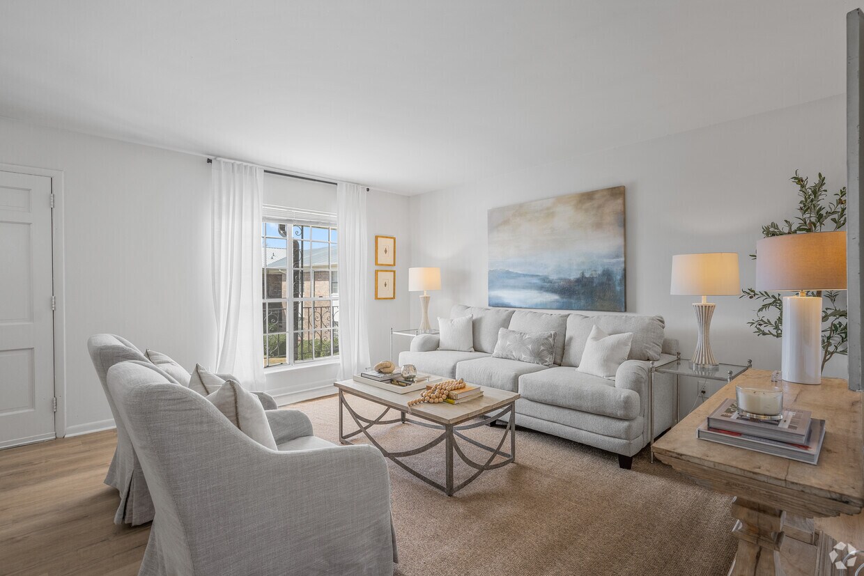 Foto principal - Chateau Orleans Apartments