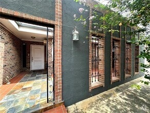 Building Photo - 704 Kerria Ave
