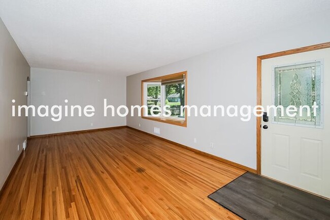 Foto del edificio - 11856 Larch St NW