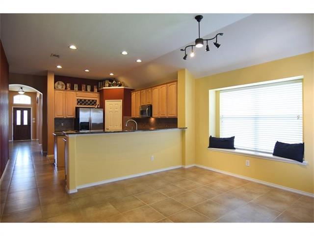 Building Photo - 9001 Clearview Dr