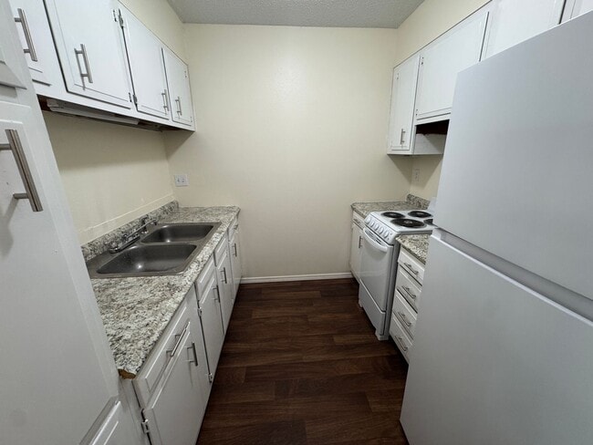 Building Photo - 1 Bedroom / 1 Bath Apartment in Batesville
