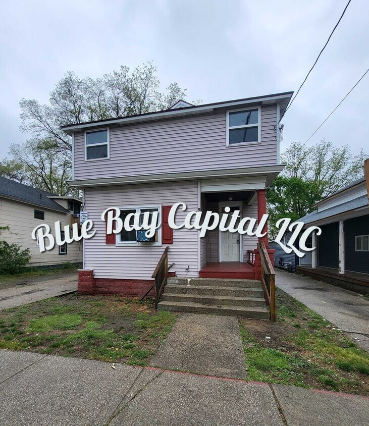 Primary Photo - 218 Amity Ave