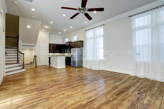 Foto del edificio - 5108 Larkin St