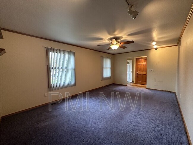 Foto del edificio - 110 W Carrie Ave