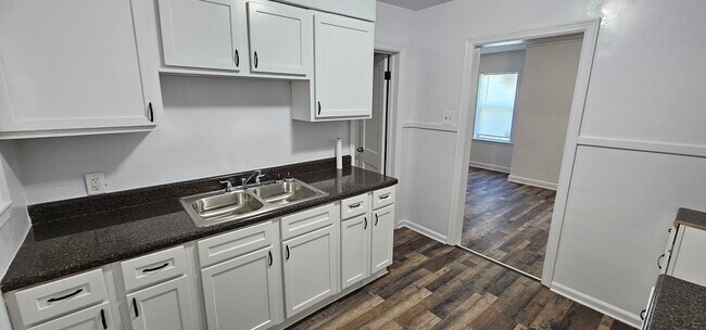 Foto del edificio - 1328 Semmes St