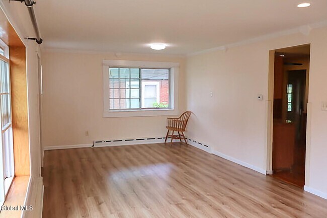 Foto del edificio - 19 Wilkins Ave