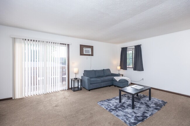 Building Photo - 707 Green Feather Ct