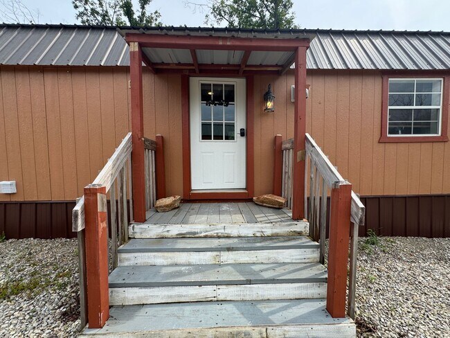Foto del edificio - Cozy Tiny Home In Waynesville, MO to include utilities and WIFI!