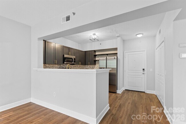 Foto del edificio - 1315 East Blvd