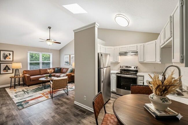 Building Photo - Jamestown Manor Apartments