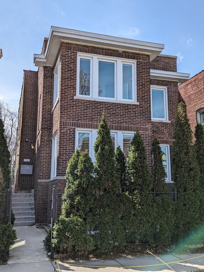 Foto del edificio - 3345 W Cullom Ave