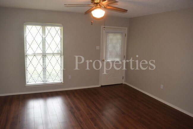 Building Photo - 7133 Markim Dr