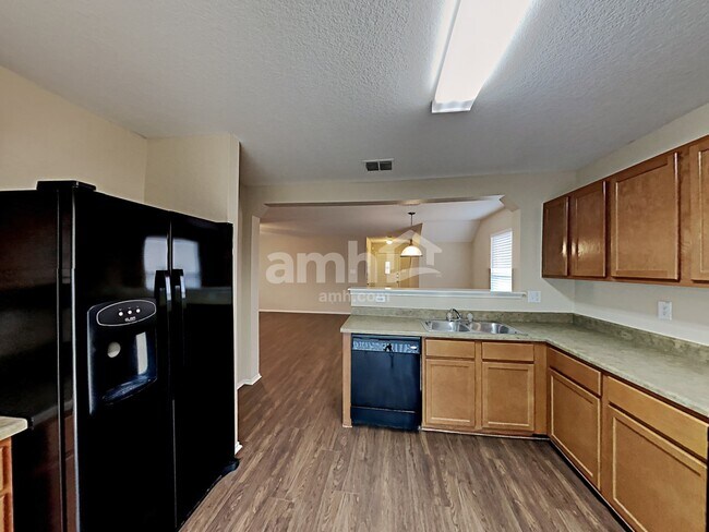 Foto del edificio - 12322 Mountain Pne