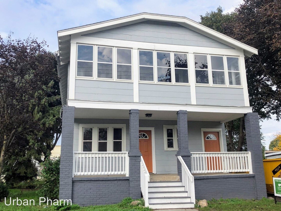 Primary Photo - 321 Marion Ave SW