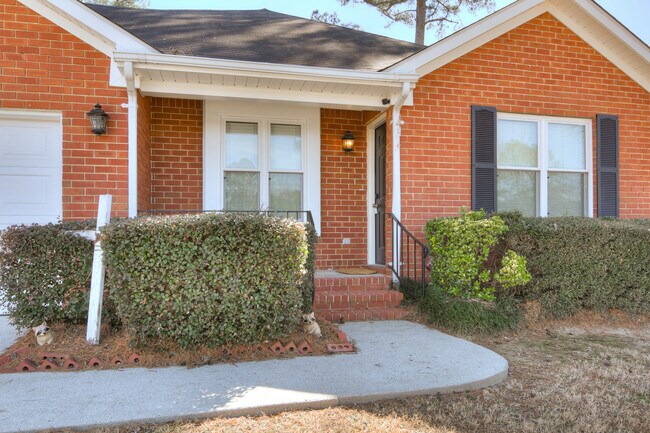 Foto del edificio - 662 Tara Ln