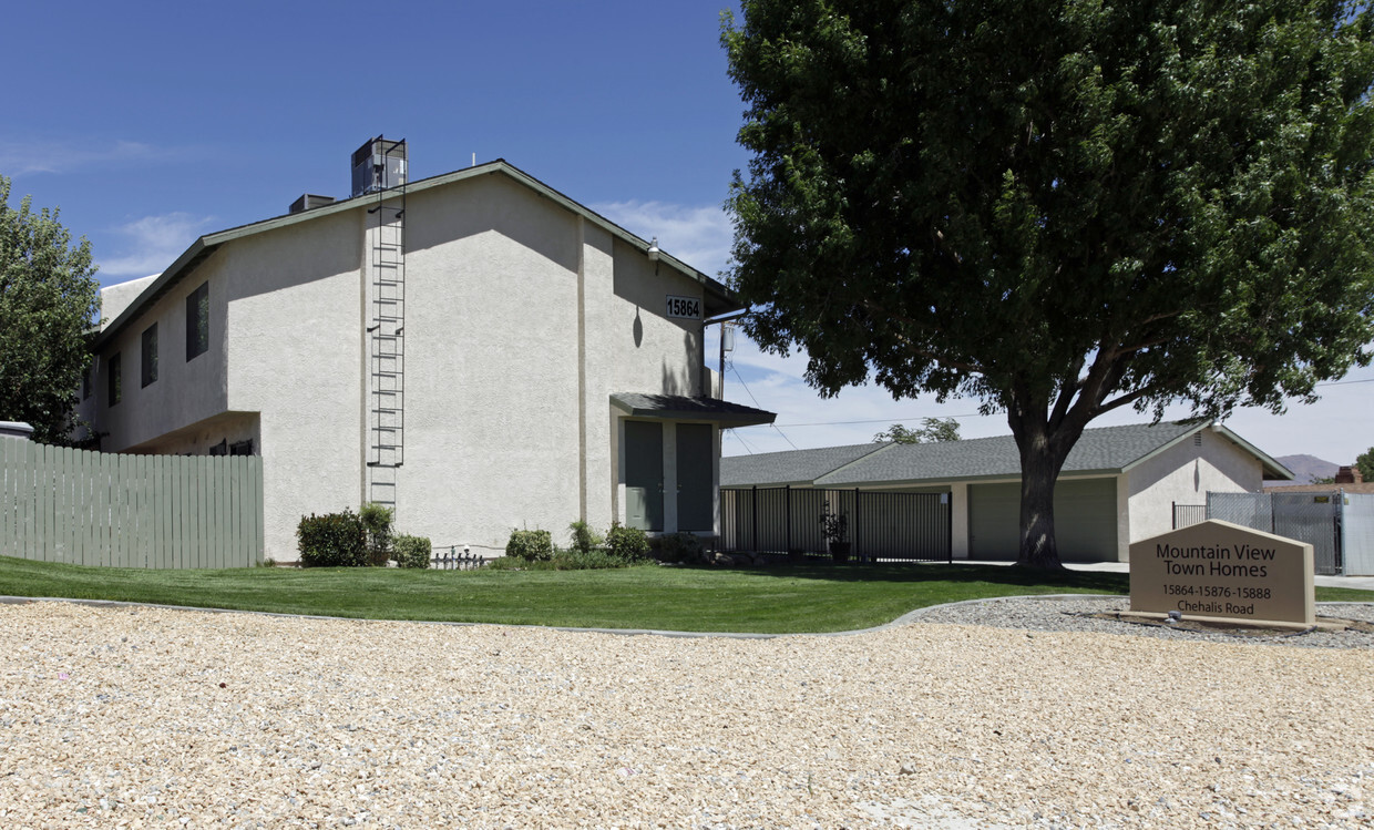 Casas adosadas con vista a la montaña - Mountain View Townhomes