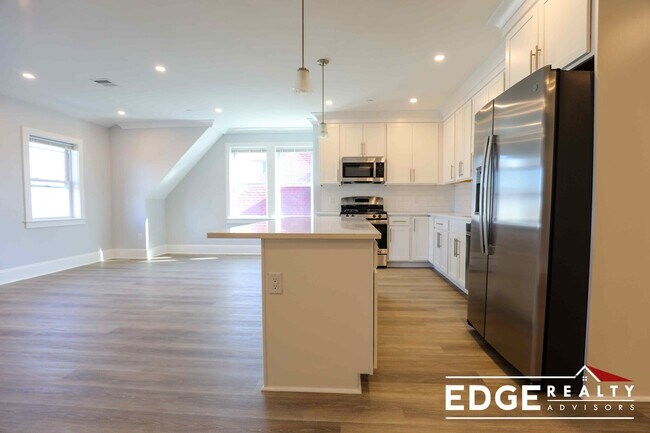 Building Photo - 80 N Beacon St