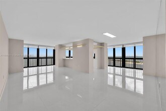 Building Photo - 2333 Brickell Ave