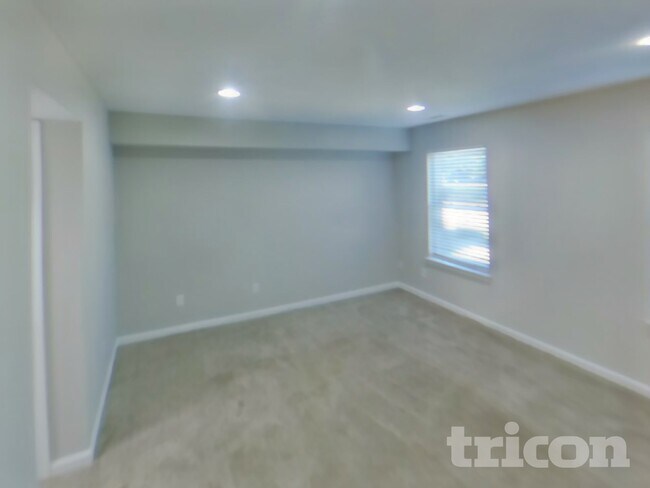 Building Photo - 1277 Collier Ln