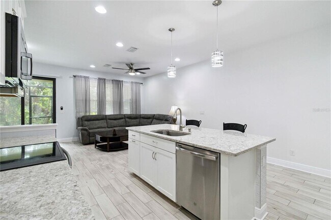 Foto del edificio - 5114 78th St Cir E