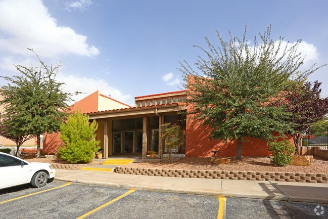 Building Photo - Sierra Verde