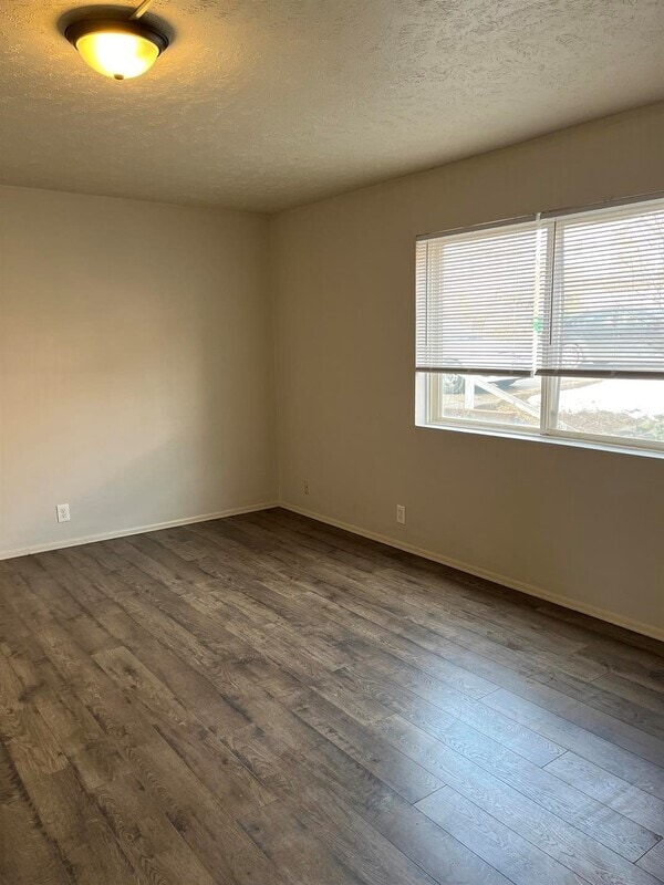 1334 S 30th Ave Unit Apt 8, Omaha, NE 68105 Condo for Rent in Omaha