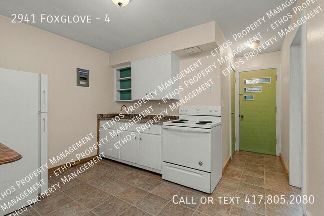 Foto del edificio - 2941 Foxglove-4