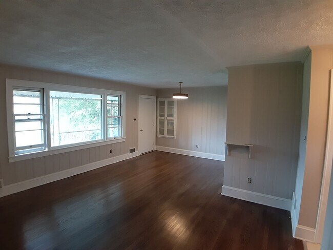 Foto del edificio - Pulaski, 2BR / 1 BA, Available July 28th