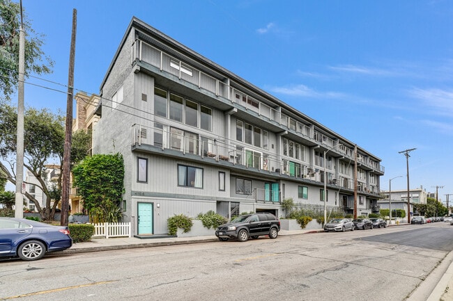 Building Photo - 4105 Pacific Ave