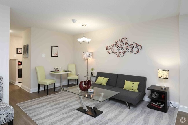 Studio - 460 SF - Calvert House Apartments