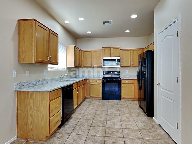 Foto del edificio - 683 S 221st Dr