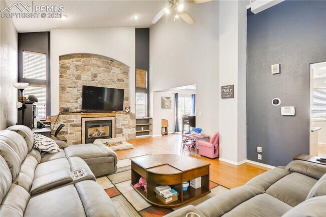 Building Photo - 4862 Sweetgrass Ln