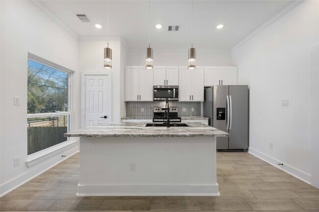 Foto del edificio - 3110 Evella St