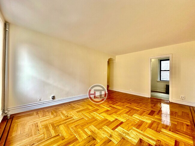 Foto del edificio - 3063 Buhre Ave