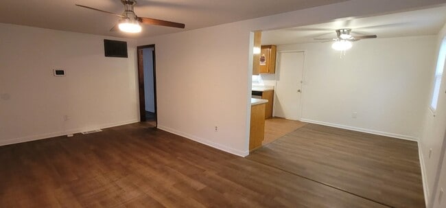 Foto del edificio - 1210 Carson Dr