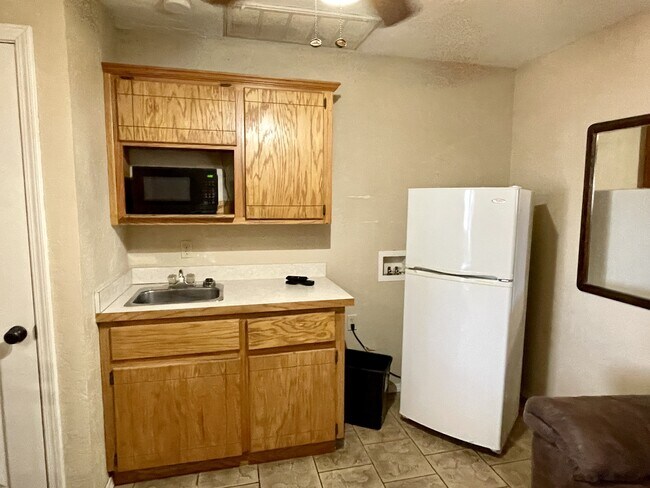 Foto del edificio - 2 Cabin Rd