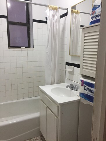 Building Photo - Lovely 1 Bedroom in Sunnyside, Queens