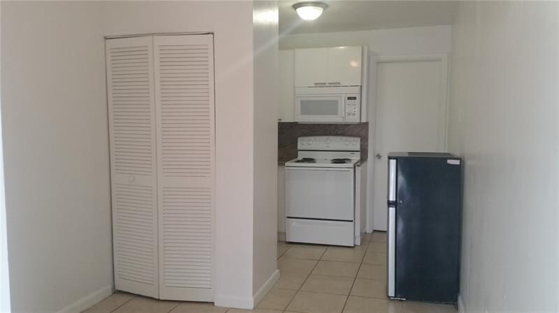 Primary Photo - 2401 Van Buren St