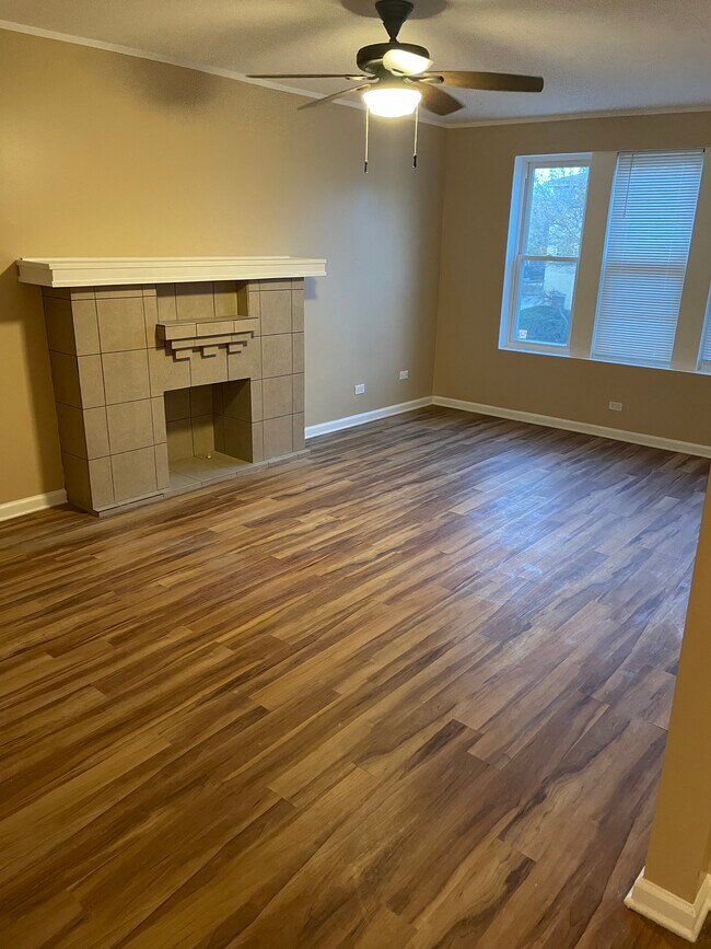 Livingroom - 9004 S Cottage Grove Ave
