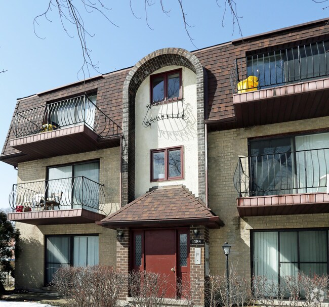 Building Photo - 1054 S York Rd