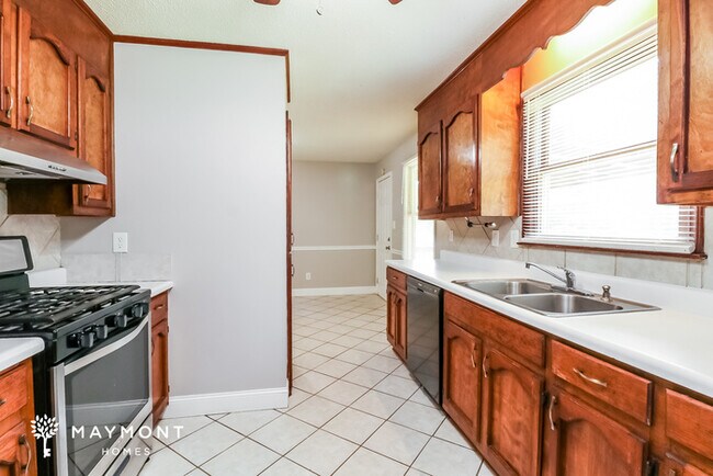 Building Photo - 4525 Lisa Dr