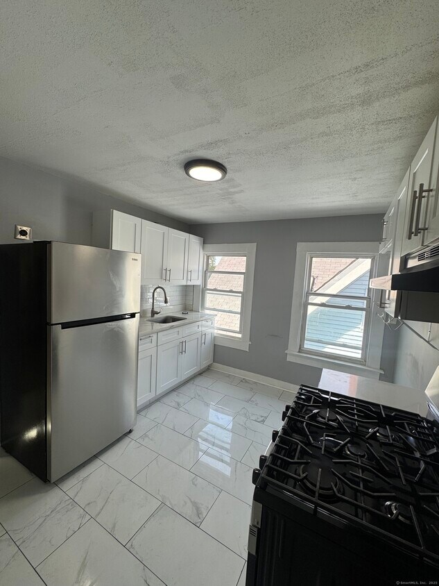 Primary Photo - 146 Farren Ave