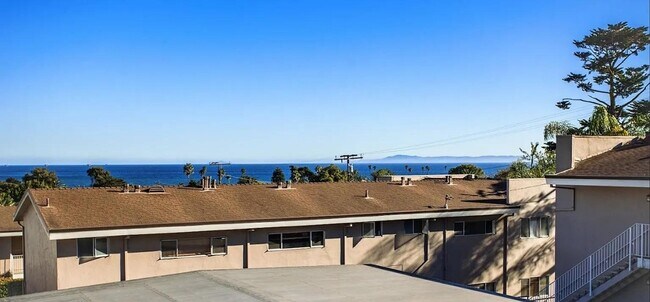 Foto del edificio - 1035 Cliff Dr