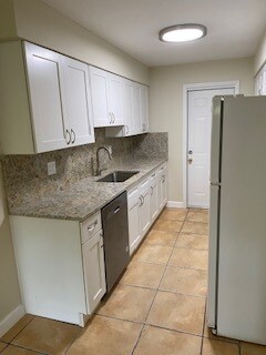 Nueva cocina con granito - 1013 SW 15th Ave