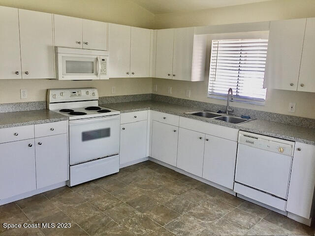 Building Photo - 2529 Ventura Cir