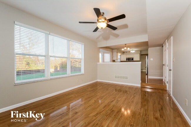 Building Photo - 284 Bluemont Ct