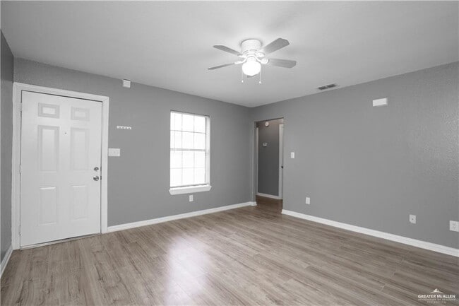 Building Photo - 15 Angus St